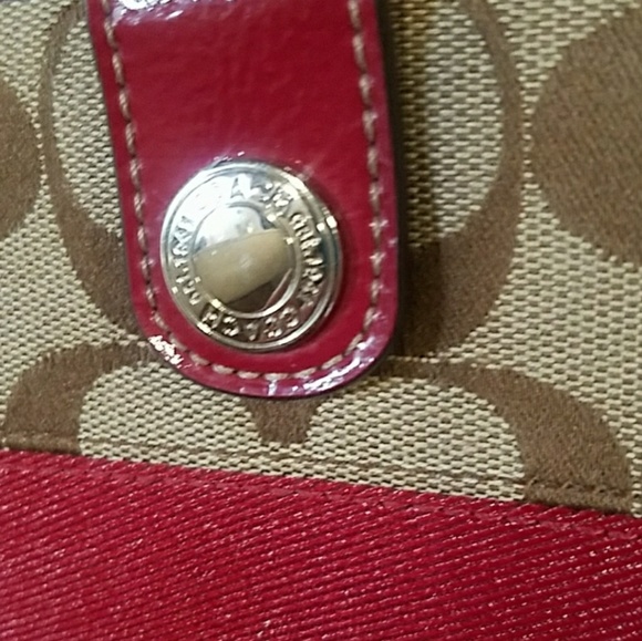 Coach Large Crossbody with Matching Wallet - Picture 3 of 8